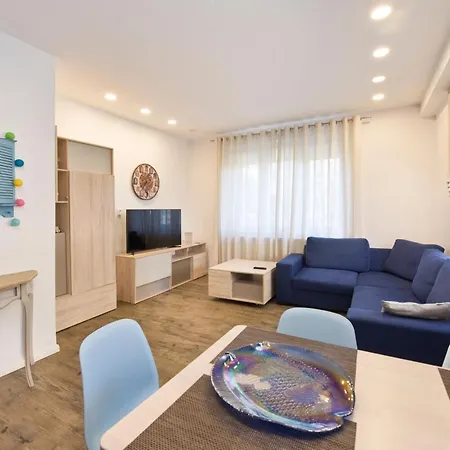 Kawalerka Refektarska Krr Apartment